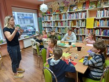 Zajęcia z Beatą Borowską-Piwar i Pracownia Twórczych Działań- kubki do zabawy