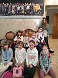 W holu teatru