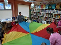 Zabawy z chustą animacyjną