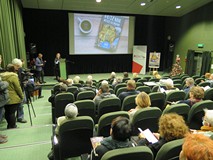 Promocja  Rocznika Koszalińskiego, na scenie stoi Joanna Chojecka