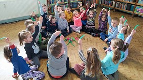 Rozwiązujemy zadania i zagadki związane z wiosną