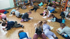 Rozwiązujemy zadania i zagadki związane z wiosną