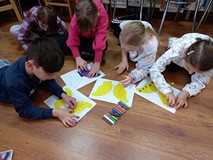 Tworzenie motyli przez uczniów