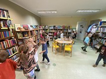 Dzieci w bibliotece