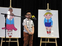 Uczestniczka finału powiatowego przeglądu recytatorskiego dla przedszkolaków 