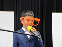 Uczestnik finału powiatowego przeglądu recytatorskiego dla przedszkolaków 