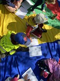 Dzieci podczas pracy plastycznej