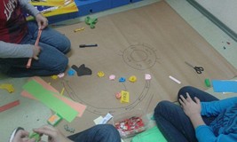 Przyjaźń, rebusy i gry planszowe