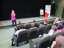 Zastępca dyrektora KBP Beata Sawa-Jovanoska otwiera spotkanie