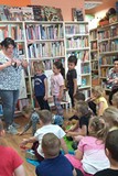 Jakie cechy charakterystyczne ubioru mają Muminki?