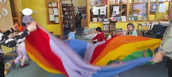 zabawa z chustą animacyjną