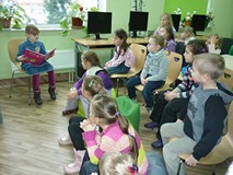 PRZEDSZKOLAKI W BIBLIOTECE