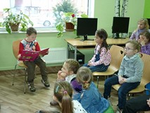 PRZEDSZKOLAKI W BIBLIOTECE