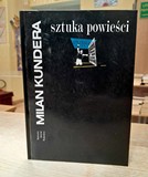 na zdjęciu książki