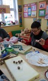 PORANEK Z KSIĄŻKĄ I ROBÓTKA