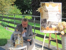 Zastępca Prezydenta Przemysław Krzyżanowski podczas czytania fragmentów 