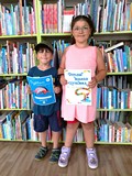 Hania i Janek Lamkowscy z dyplomami