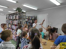 Dzieci poznają czytelnie