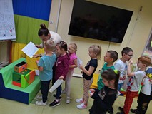 Dzieci wrzucają swoje talenty