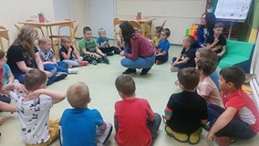 Dzieci, podczas zabawy integracyjnej