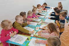 Wyklejamy plasteliną jesienne drzewa