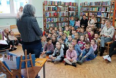 Spotkanie przedszkolaków z autorką książek dla dzieci Roksaną Jędrzejewską-Wróbel