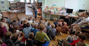 Spotkanie przedszkolaków z autorką książek dla dzieci Roksaną Jędrzejewską-Wróbel