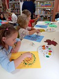 Jesienne drzewa w wykonaniu przedszkolaków z Przedszkola Kompetencyjnego 