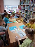 Jesienne drzewa w wykonaniu przedszkolaków z Przedszkola Kompetencyjnego 