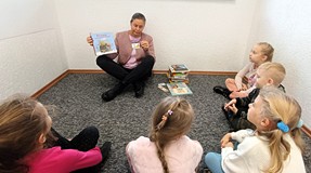 Przedszkolaki zostają zapoznani z kampanią Mała książka - Wielki człowiek