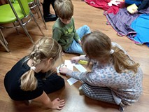 Uczniowie tworzą swoje zaklęcia