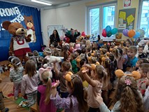 Zakończenie uroczystości Dnia Patrona Misia Uszatka w Przedszkolu nr 10