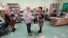 kursanci otrzymują certyfikaty