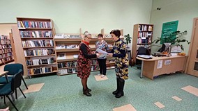 kursanci otrzymują certyfikaty