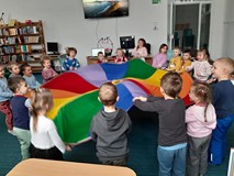 zabawa z chustą animacyjną