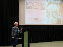 Iwona Sławińska podczas wystąpienia