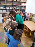 Dzieci w trakcie zabawy