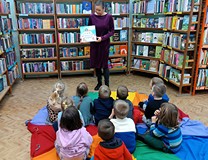 Czytamy o zimowych przygodach Królika i Żółwia