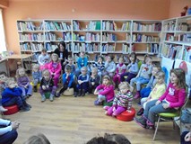 Przedszkolaki w bibliotece