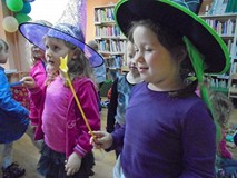 Przedszkolaki w bibliotece