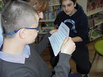 SOSW - chłopcy w bibliotece