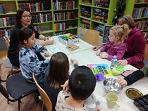 Uczestnicy spotkania podczas gry