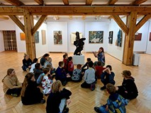 Feriowicze na warsztatach w muzeum