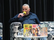 Prowadzący Piotr Pawłowski.