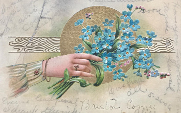 Ilustracja przedstawia dłoń trzymająca bukiet niezapominajek