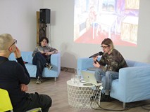 Patryk Różycki odpowiada na pytanie prowadzącego.