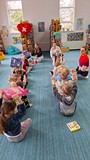 zabawa z przekazywaniem książek