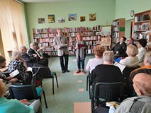 poeci czytają wiersze
