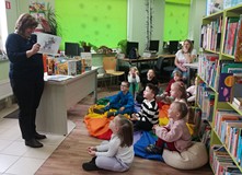 Pani Ania pyta dzieci z grupy Owieczek o kota ze zdjęcia