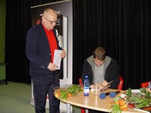Wieczór nad rzeką zdarzeń Rafała Podrazy